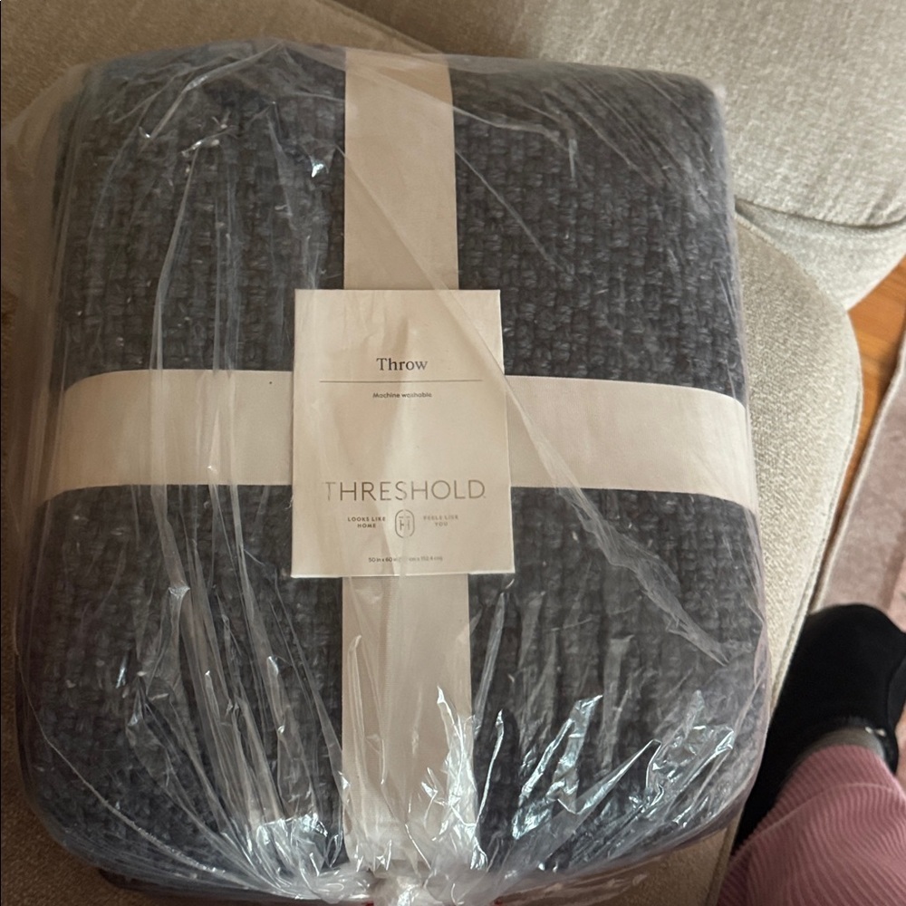 Threshold Size 50"x60" Marled Knit Throw Blanket Gray Blue Recycled Polyester - Picture 4 of 5
